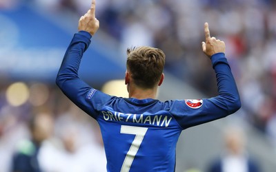 BET5体育焦点-亚马尔穿针引线