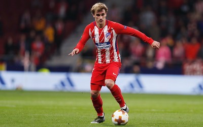 BET5体育热评-加克波任意球中柱队友补射