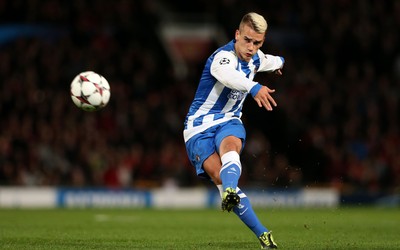 BET5体育热议-格雷茨卡任意球直接破网绝了